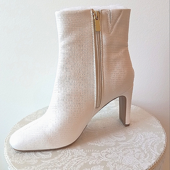 Journee Collection Shoes - Ladies Vegan White Croc Botties